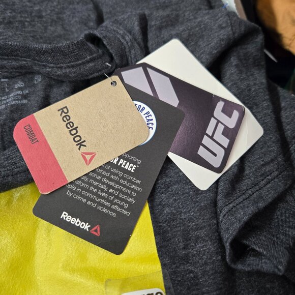 UFC 200 Women Top Large Gray Logo Reebok Short Sleeve Crew Neck NWT - Picture 10 of 10